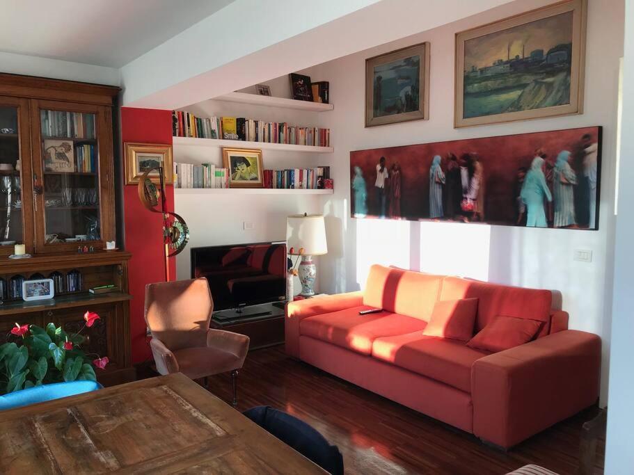 Quiet Cozy Attic Isola District Mailand