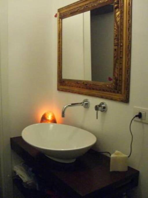 Quiet Cozy Attic Isola District Appartamento *